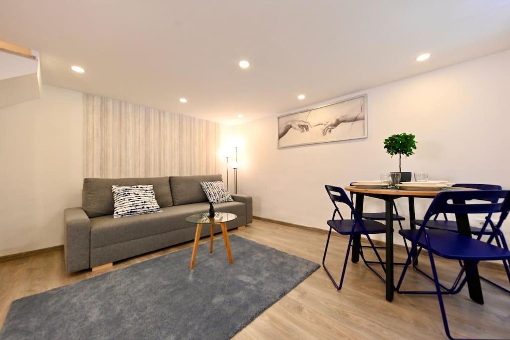 Cute Gallery Flat In Kiraly Street Budapeste Exterior foto